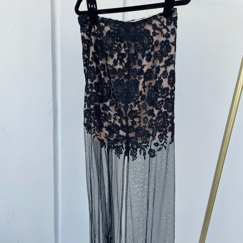 For love and lemons lace sheer black skirt size xs